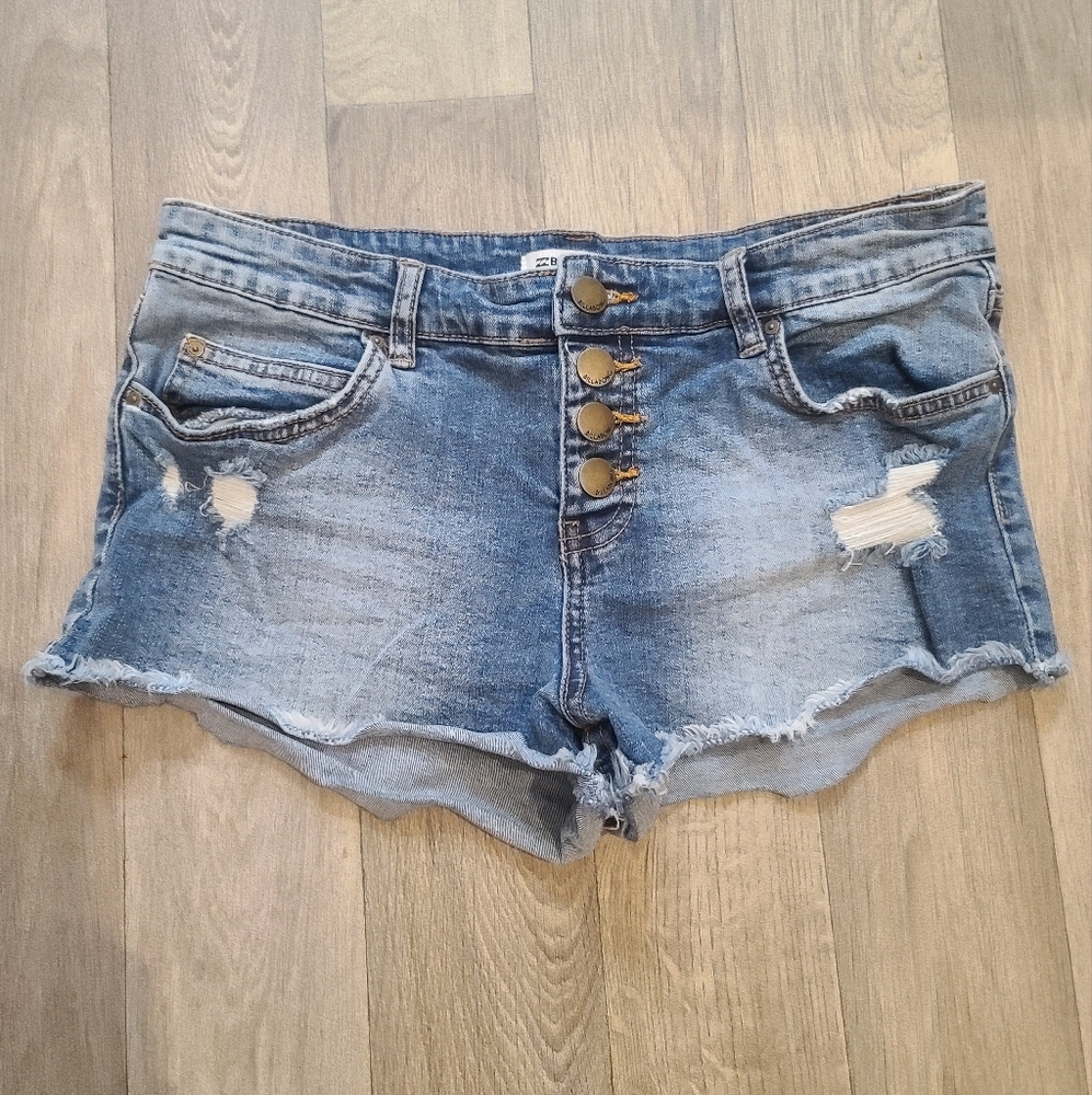 🦄 Billabong Ladies Cutoff Shorts